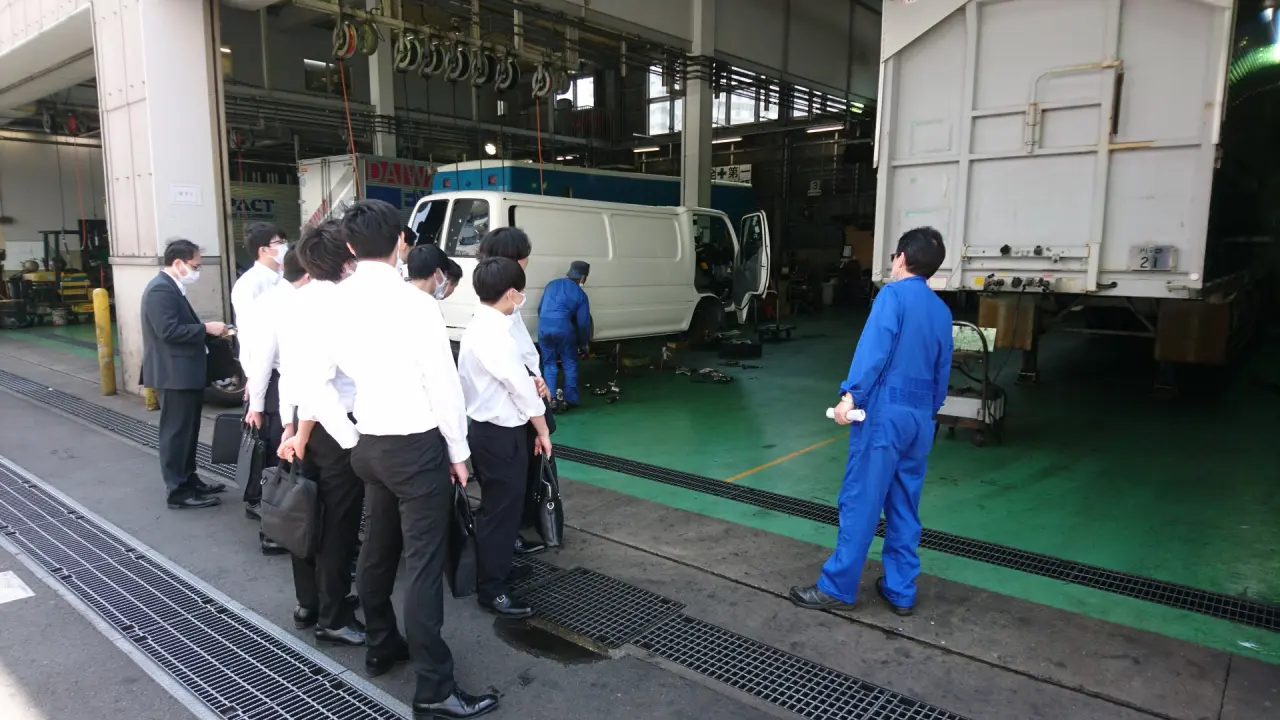 東京工科自動車大学校<br>品川校1級自動車整備科学生の<br>工場見学会